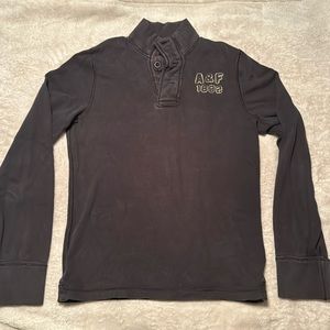 Abercrombie & Fitch logo sleeve shirt